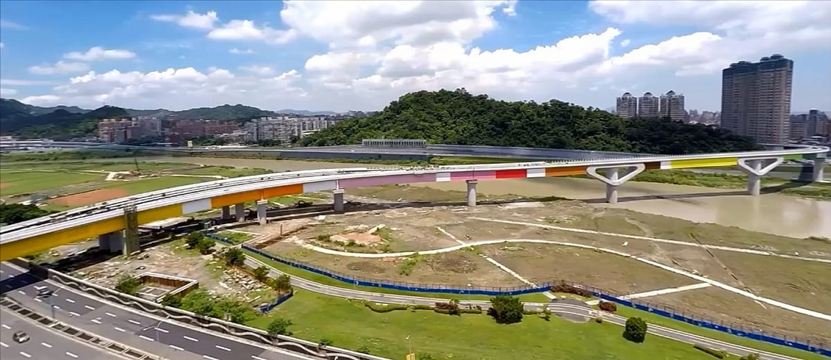 另一位國際建築大師艾曼紐‧莫候則負責全線外觀，最著名代表作就是新店溪畔的彩虹高架橋。 圖：翻攝自3環6線進度公開專頁