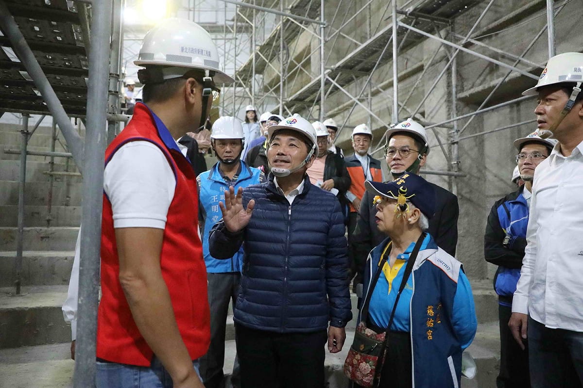 侯友宜視察國影中心工程進度。 圖：新北市政府提供