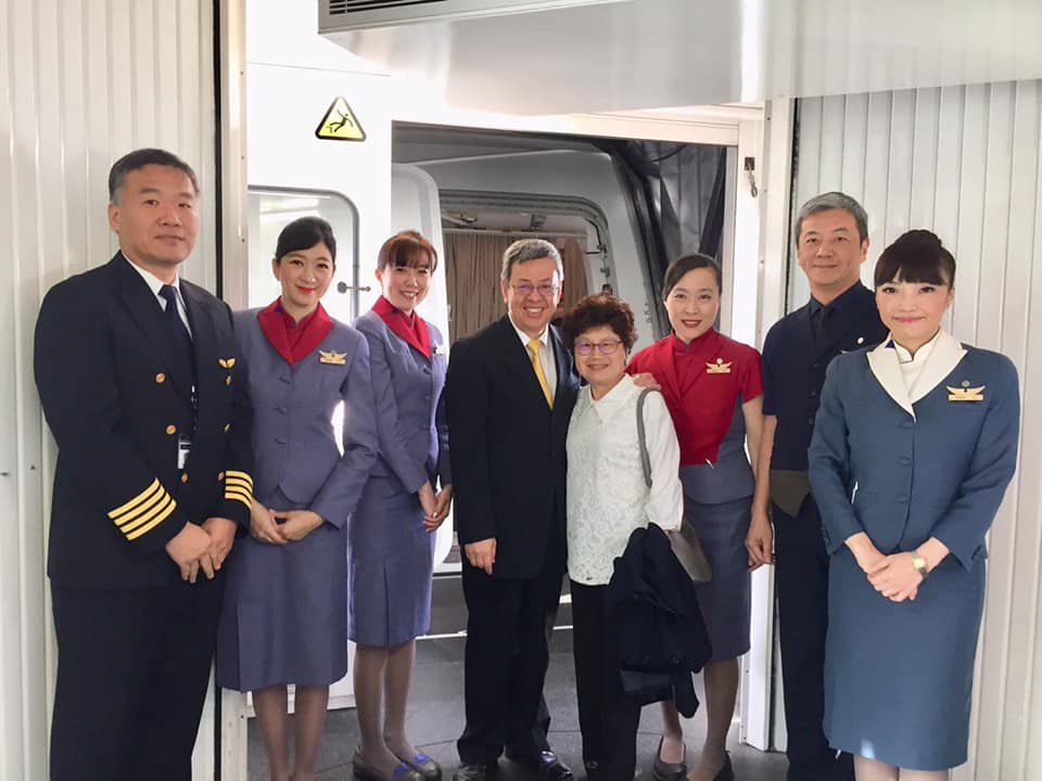副總統陳建仁（左四）上月出訪教廷時，也到訪耶穌會神父利瑪竇的故鄉馬切拉塔（Macerata）。 圖 : 翻攝自陳建仁臉書