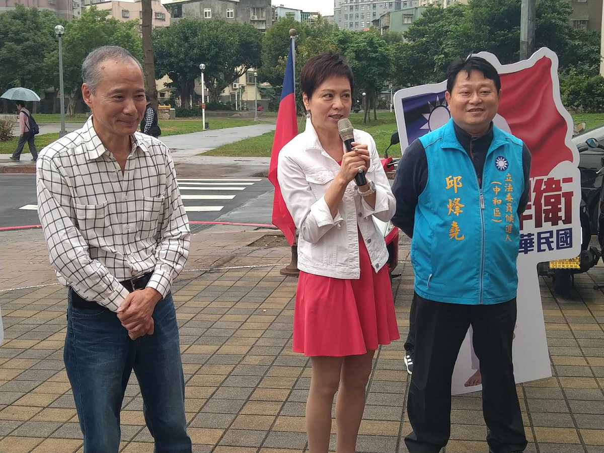 藝人熊海靈現身邱烽堯競總力挺。 圖：邱烽堯提供