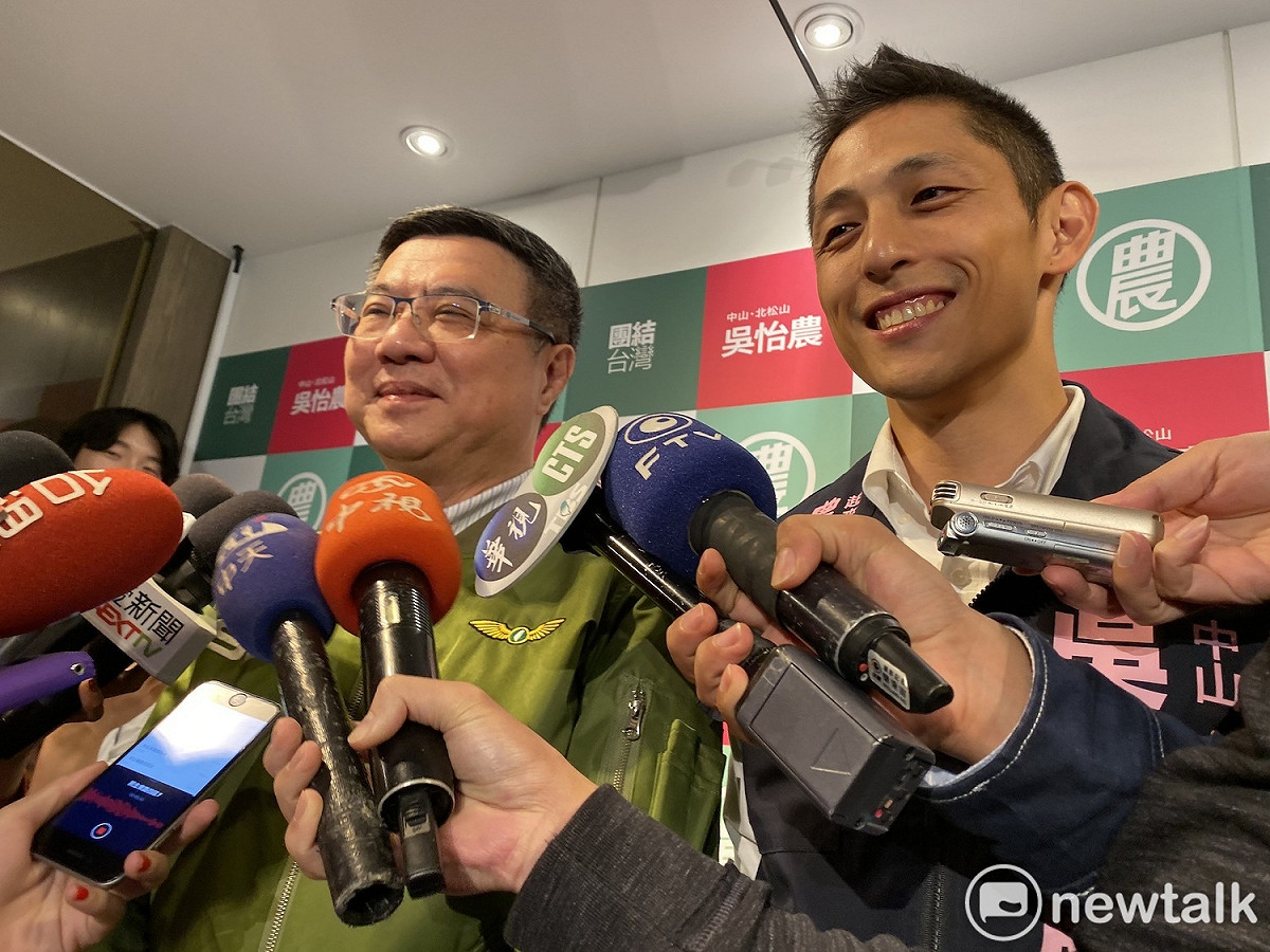 民進黨主席卓榮泰（左）、民進黨立委參選人吳怡農（右）。 圖：周煊惠 ／攝