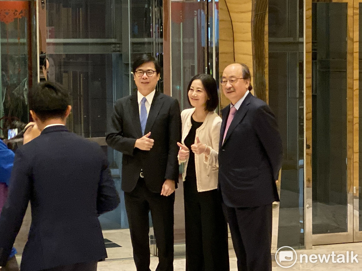 行政院副院長陳其邁（左）、立委吳思瑤（中）和民進黨立院黨團總召柯建銘（右）。 圖：周煊惠 ／攝
