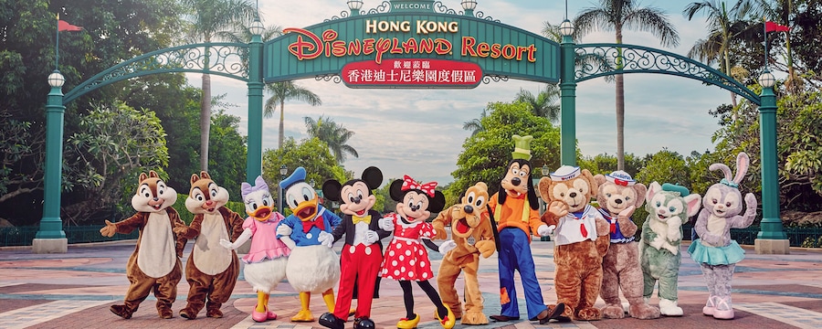 香港迪士尼受到抗爭運動影響，遊客大幅減少，原定的擴建計畫將被迫修正。 圖：翻攝自香港迪士尼官網