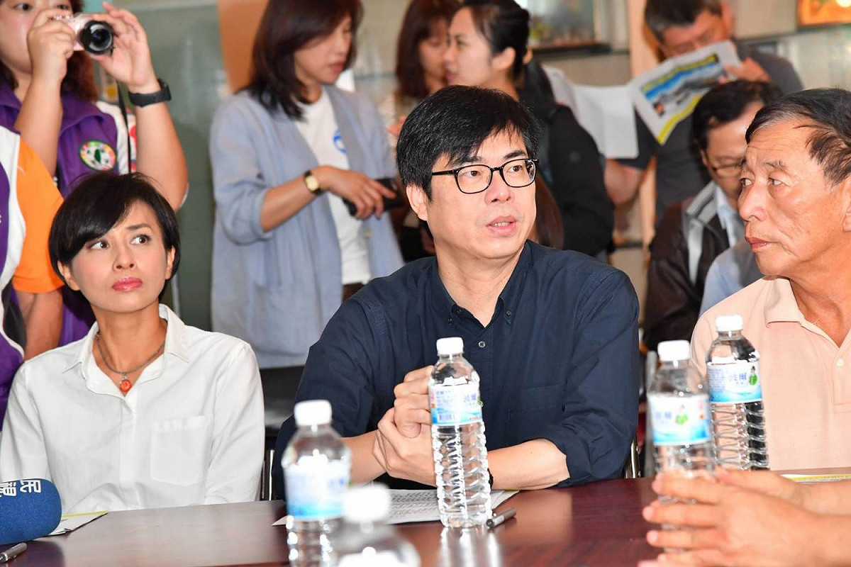 行政院副院長陳其邁今(8)日到高雄視察梓官蚵仔寮漁港周邊漁業建設工程。 圖：陳陳其邁辦公室 提供（資料照片）