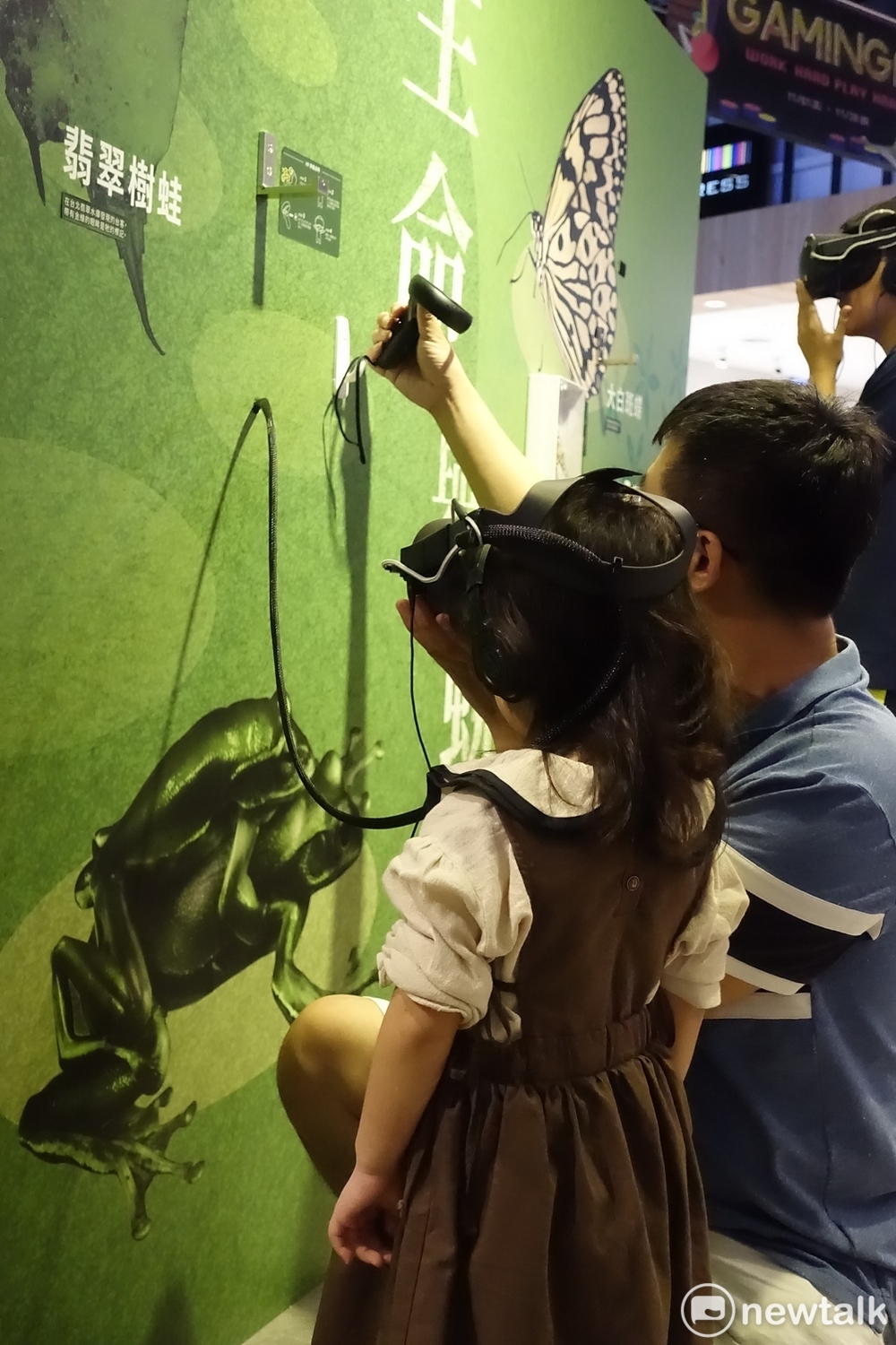「微距大冒險區」展示活體及生物標本，讓觀眾先看實體再進入虛擬世界。 圖：郜敏／攝