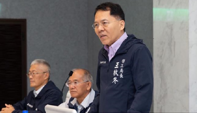 高雄市勞工局提出3點說明澄清議員林智鴻指控大砍5.5億勞工預算說法。圖為勞工局局長王秋冬。 圖：翻攝王秋冬臉書