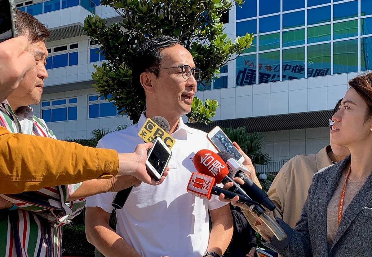 朱立倫澄清昨天因還有其他行程要趕所以才沒有出席前主席連戰的餐會。 圖：朱立倫辦公室／提供