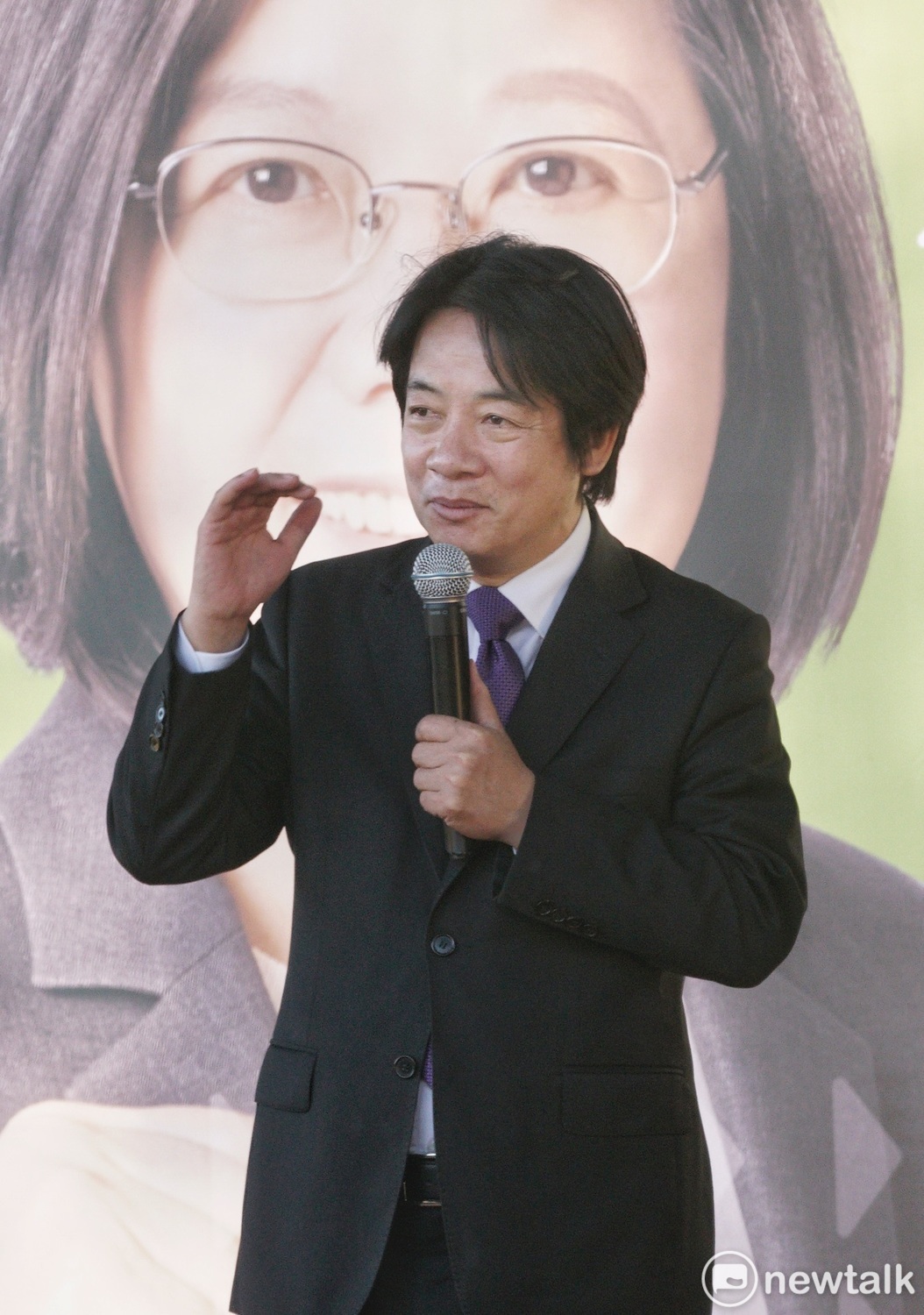 賴清德說當年他擔任行政院長時，對林昶佐全程以台語質詢印象深刻。 圖：張良一/攝