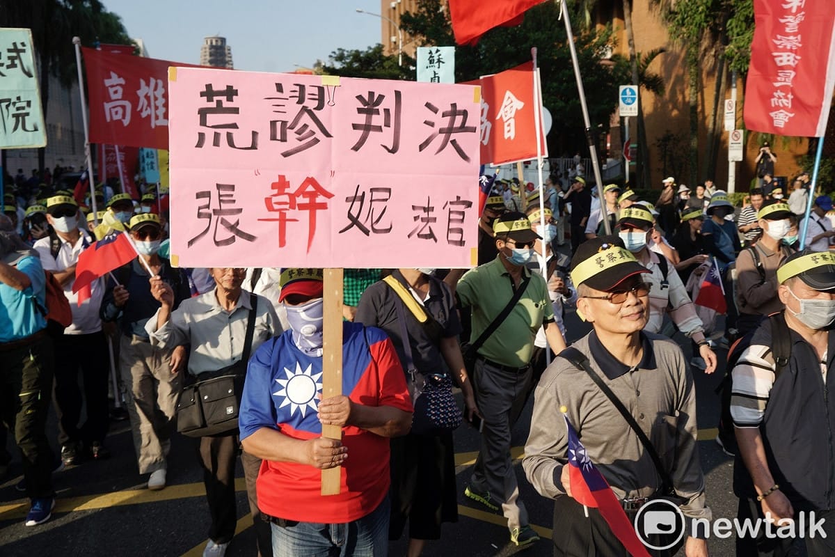 退警對判決此案的法官張婷妮感到不滿。 圖：張良一／攝
