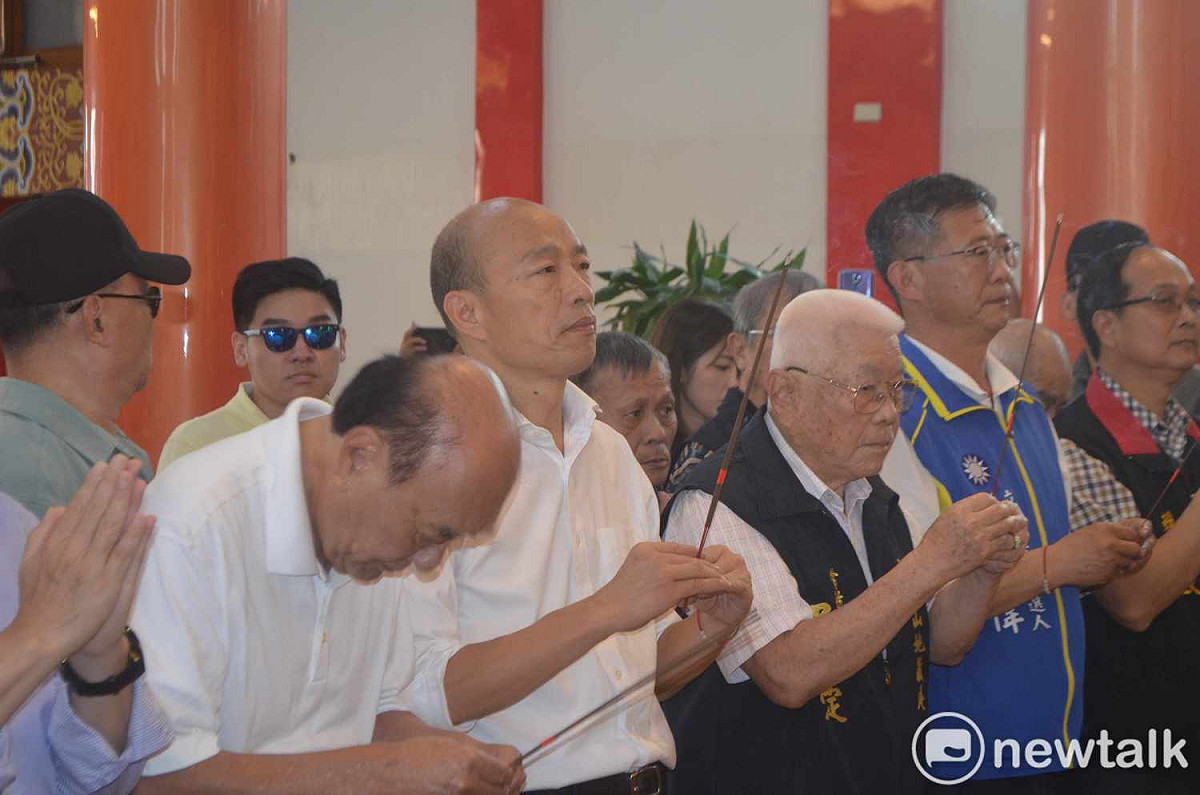 韓國瑜傾聽之旅，曾到嘉義市九華山地藏庵參拜，黃俊森並未陪同。 圖：蔡坤龍/攝