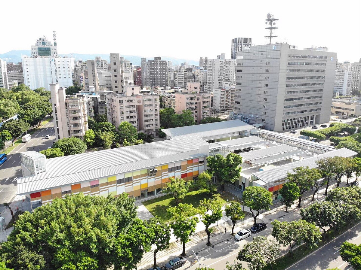 南門中繼市場遷移到杭州南路二段55號後，經過試營運調整，在今天（13）正式開幕。  圖：台北市工務局／提供