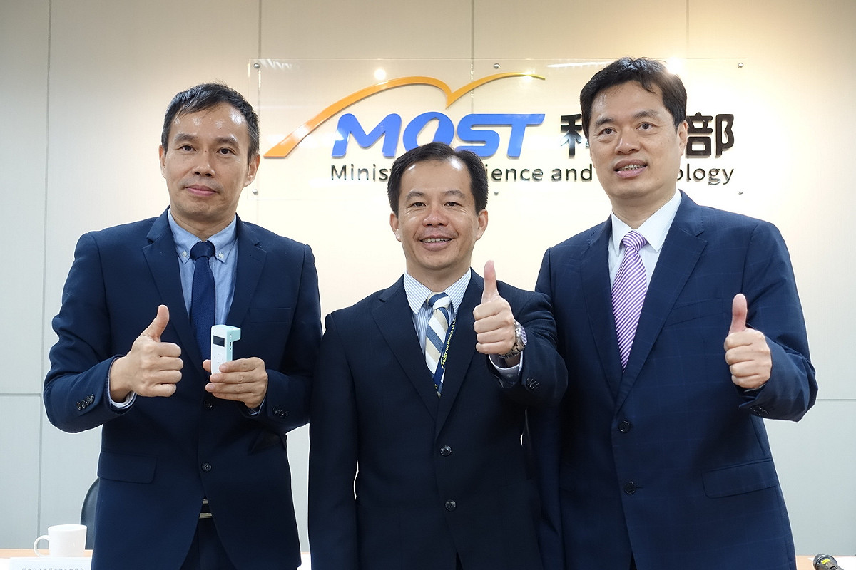 科技部代表與研發團隊代表合影。 圖：郜敏／攝