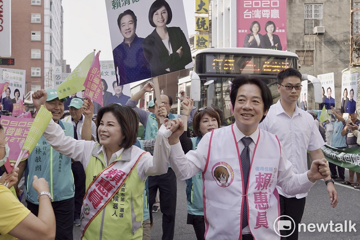 前行政院長賴清德今日回到台南，陪同第一選區立委候選人賴惠員進行車隊掃街造勢。 圖／黃博郎攝