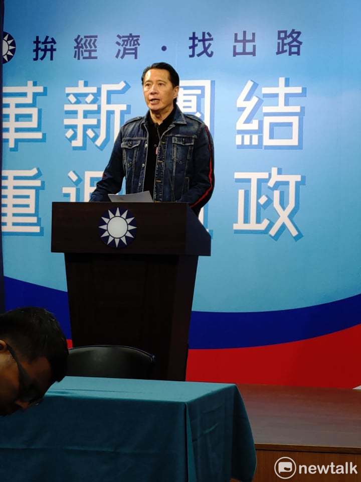 國民黨發言人歐陽龍說明不分區提名名單。 圖：黃建豪/攝