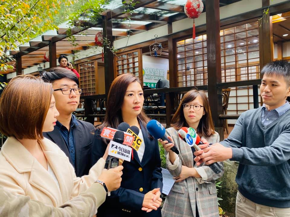 綠黨不分區名單的第一名是知名的精神科醫生鄧惠文。 圖：擷自綠黨臉書