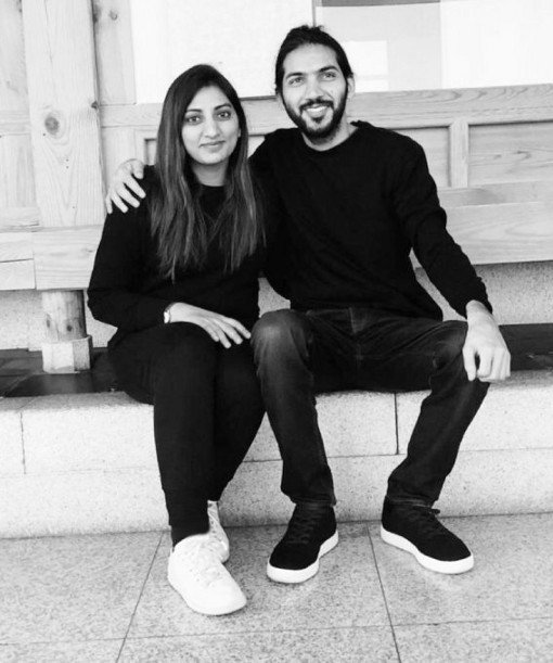 照片為 Atoms 創辦人 Waqas Ali（左） 及 Sidra Qasim（左）。 圖：取自TechCrunch