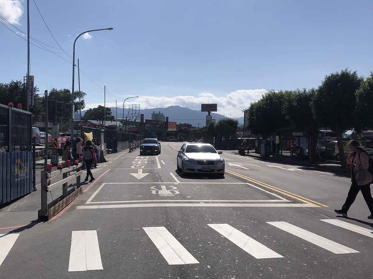 中央氣象局今（15）日表示，週末東北季風減弱加上乾空氣移入，全台都會是多雲到晴的好天氣。 圖：林芷湲／攝