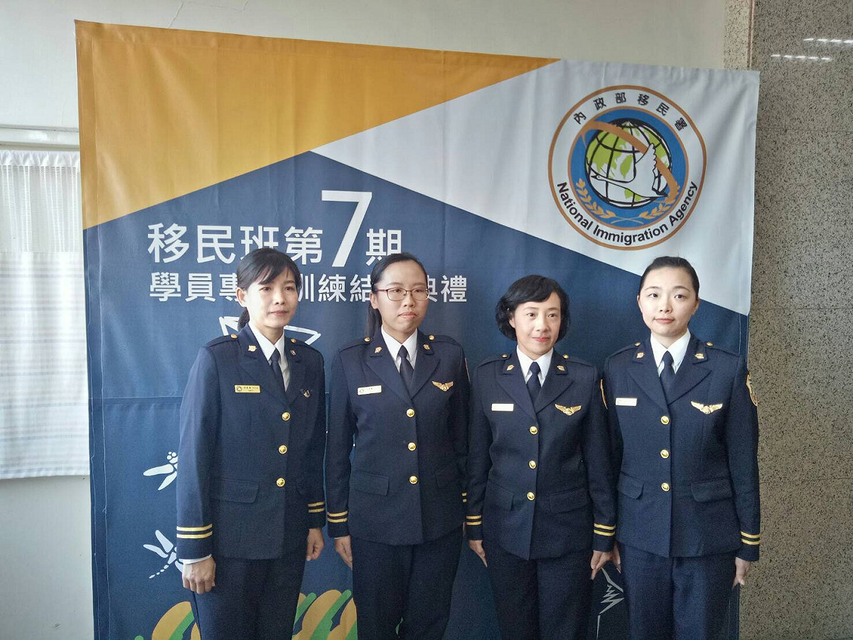 移民署移民班第七期新住民及新住民二代（左起）：印尼籍新住民黃巧娟、新住民二代潘琳燕（母-越南籍）、越南籍新住民嚴沛瀅、新住民二代鄭珮怡（母-印尼籍）。 圖：移民署提供