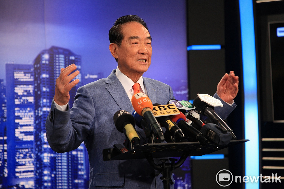 宋楚瑜說自從他宣布參選後，好多新朋友都表達希望加入親民黨的行列。 圖：林昀真/攝