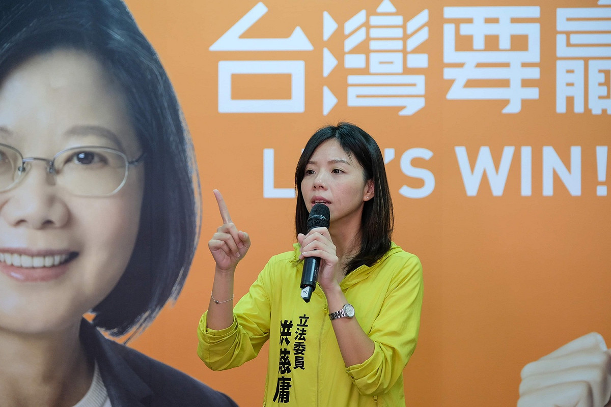 洪慈庸特別感謝四年前鄉親給她機會。 圖：洪慈庸競選總部提供
