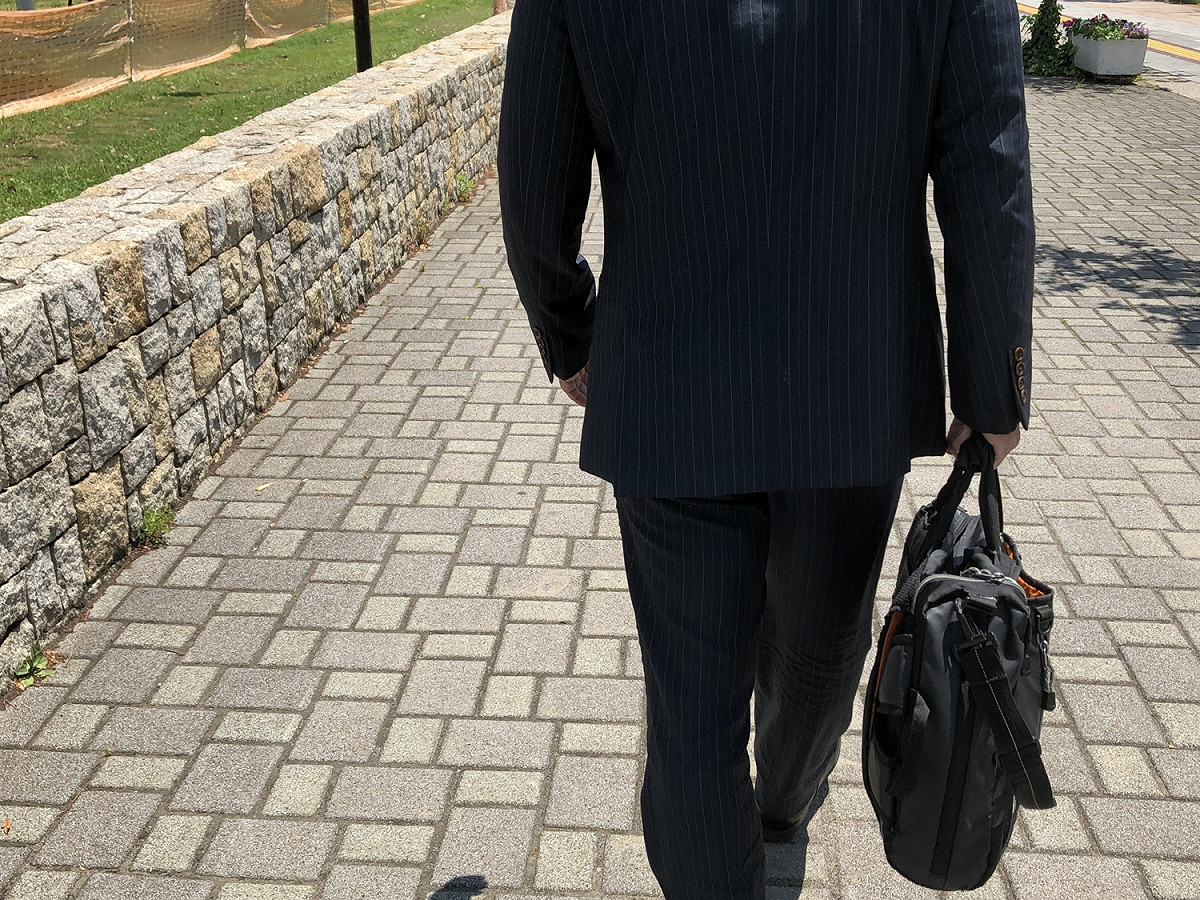 先前有網友分享遇上換過百份工作的男性故事，吸引不少網友熱議。 圖：取自 PhotoAC