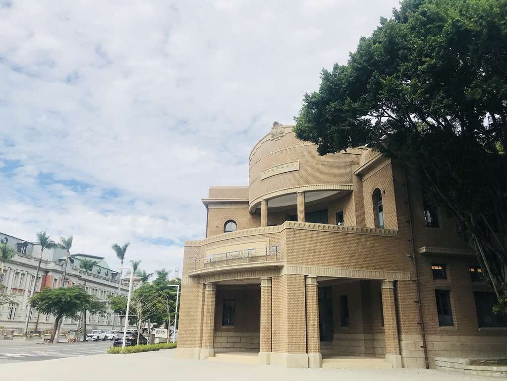 台南美術館一館原為台南警察署，館內中庭清幽，也是林志玲婚禮晚宴的場地。 圖：翻攝自台南旅遊網