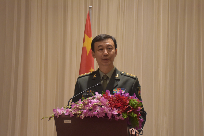 東協防長擴大會議18日在曼谷舉行，美國國防部長艾斯培和中國國防部長魏鳳和18日上午進行雙邊會談，中國國防部發言人吳謙會後舉行記者會說明會談內容。 圖：中央社提供