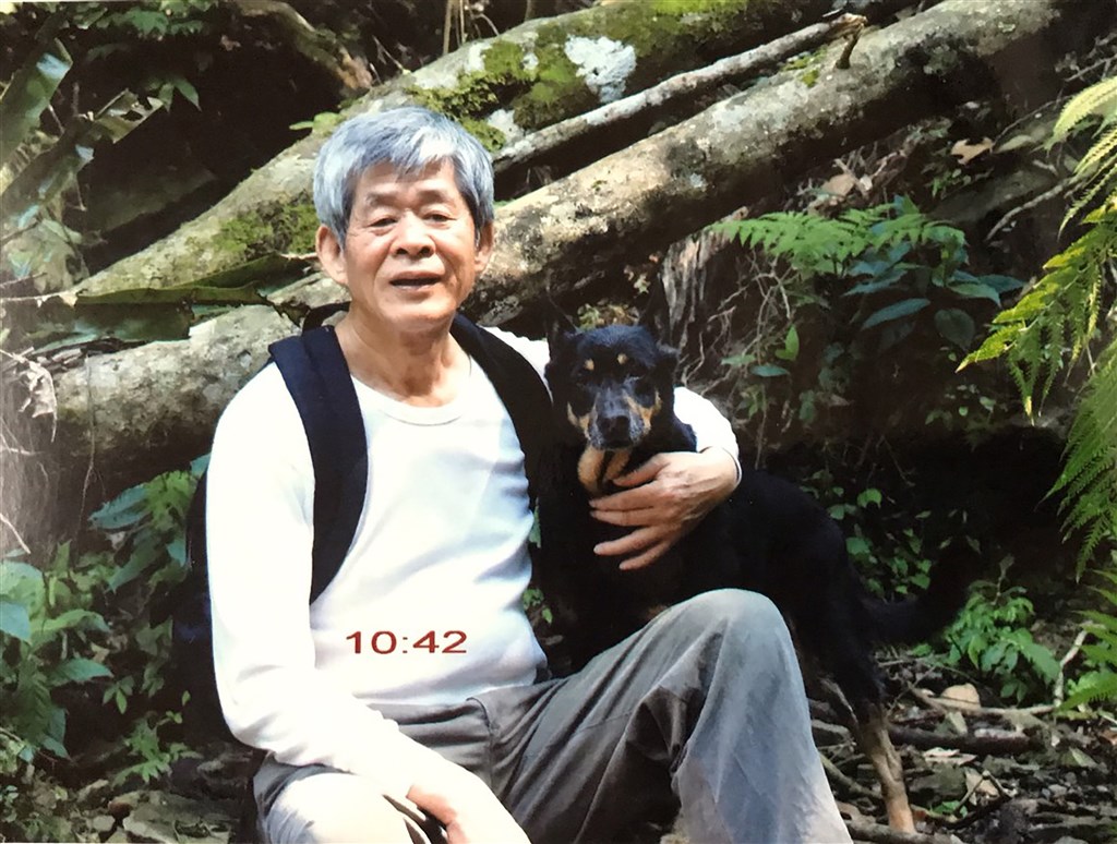 桂冠圖書公司負責人賴阿勝在苗栗三灣鄉步道疑失足墜崖身亡，女兒賴立文19日表示，出版業在台灣很辛苦，但父親從未放棄，如今意外驟逝，考慮找有同樣理想、理念者承接出版社，將「桂冠」品牌延續下去。 圖：中央社／提供