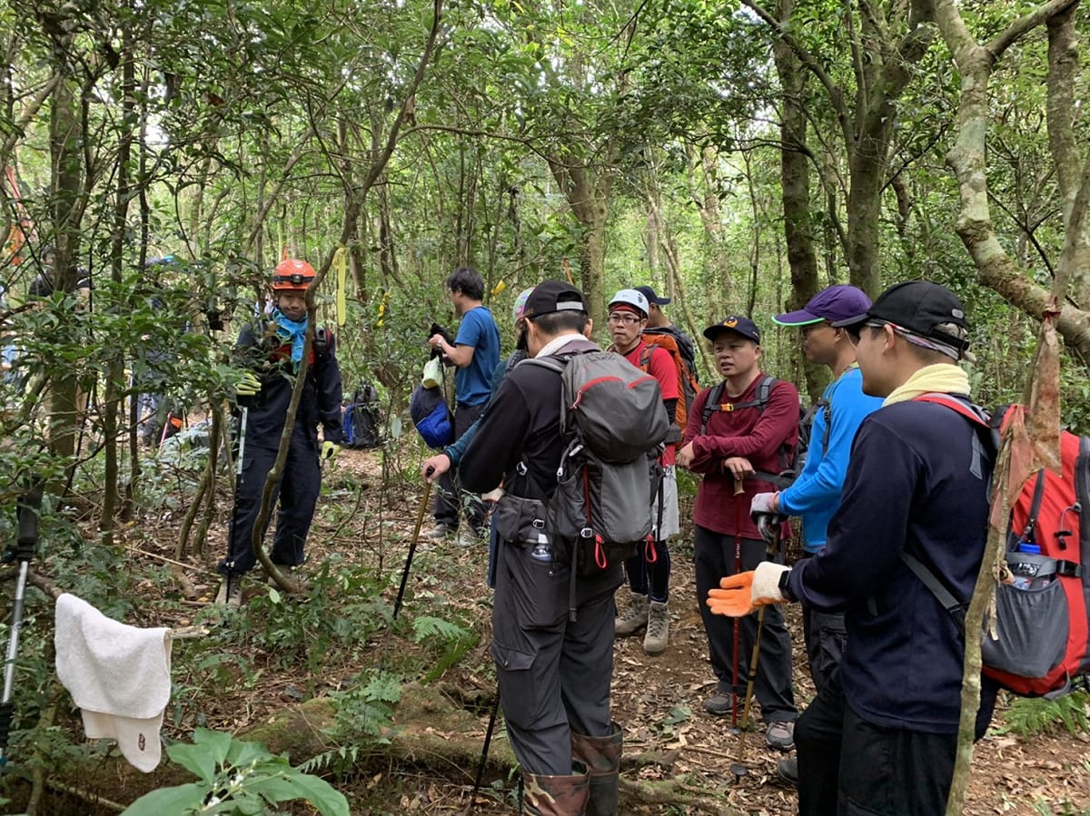 消防人員歷經10日搜救，今日終於在七佳溪河床尋獲失聯民眾。 圖：民眾/提供