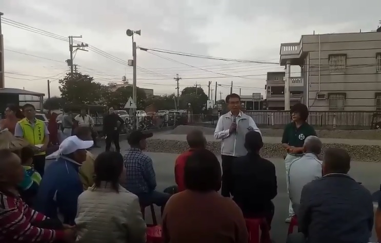 農委會啟動花生收購確保農民收入， 主委陳吉仲親自下鄉說明。 圖：翻攝串樓口網頁