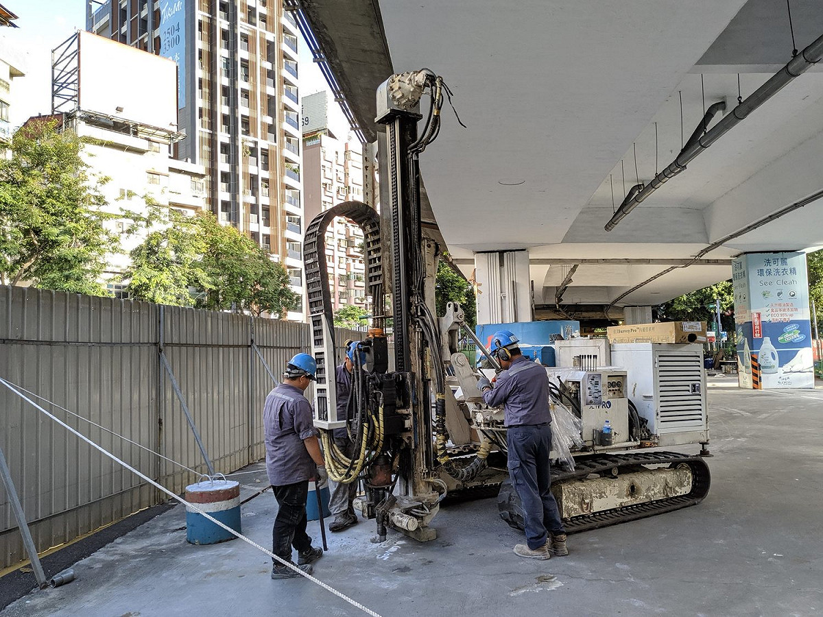 中油建北站土壤污染採樣過程。 圖：台北市政府／提供