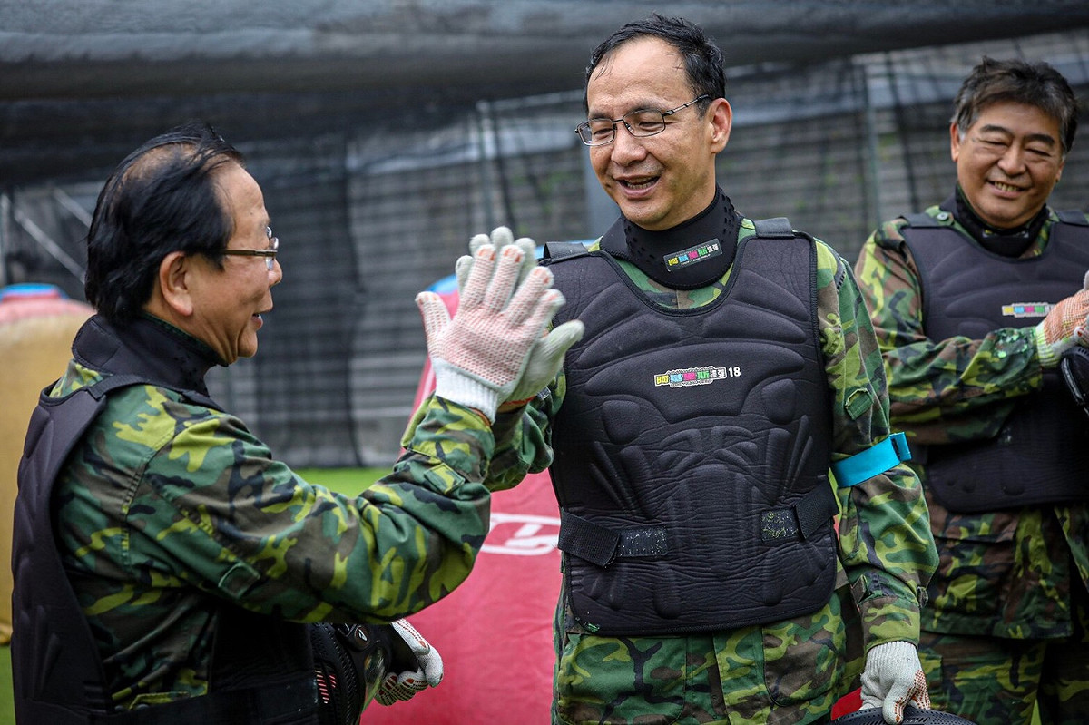 朱立倫認為香港選舉結果是反應主流民意，港府及北京都應尊重投票結果。 圖：朱立倫辦公室／提供