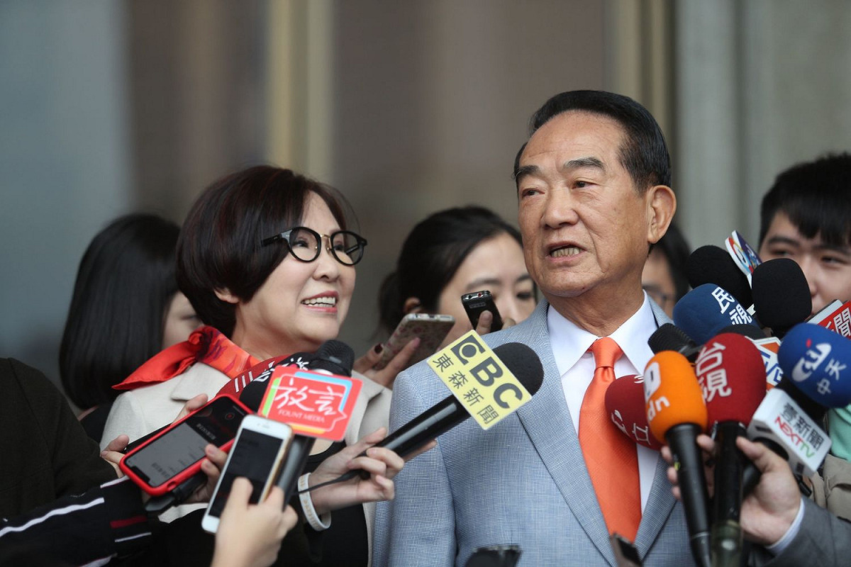 宋楚瑜認為此次香港泛民派在區議會選舉大獲全勝是非常好的契機。 圖：親民黨／提供