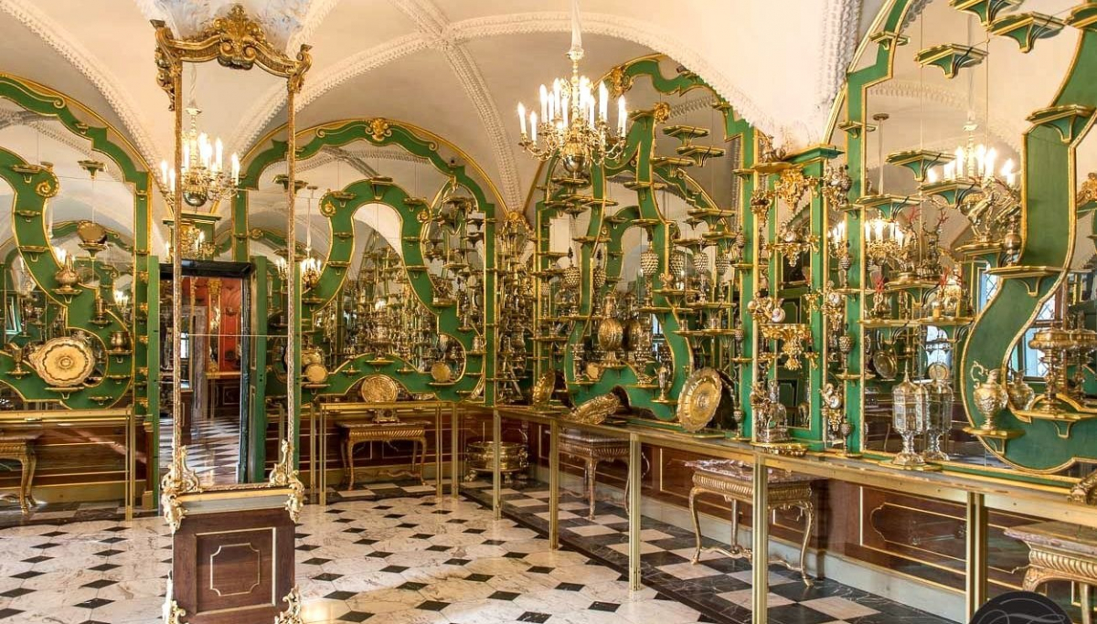 德勒斯登國家藝術收藏館旗下的「綠穹珍寶館是」是歐洲最大、最古老的珠寶博物館。 圖：翻攝自planetofhotels.com