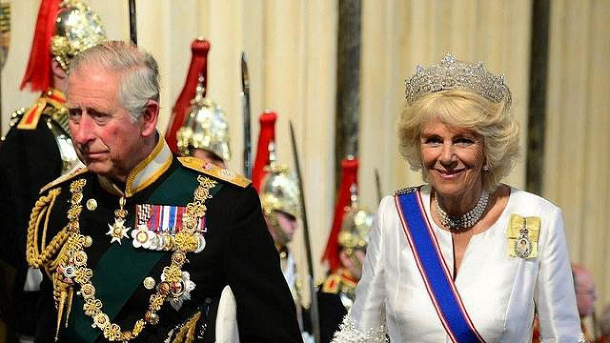 英國「太陽報」報導，93歲的英國女王伊麗莎白二世可能會在18個月後、滿95歲時退休，由查爾斯王子擔任攝政王（Prince Regent）。 圖 : 翻攝自youtube