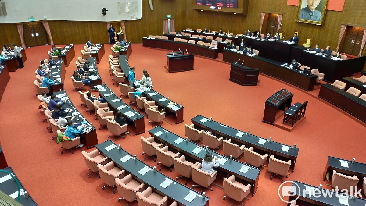 無人異議下，反滲透法草案逕付二讀。 圖:陳佩君/攝