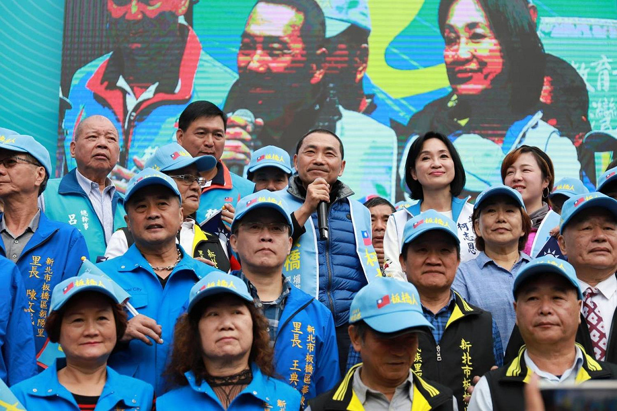 新北市長侯友宜為柯志恩站台輔選。  圖：柯志恩競選總部提供