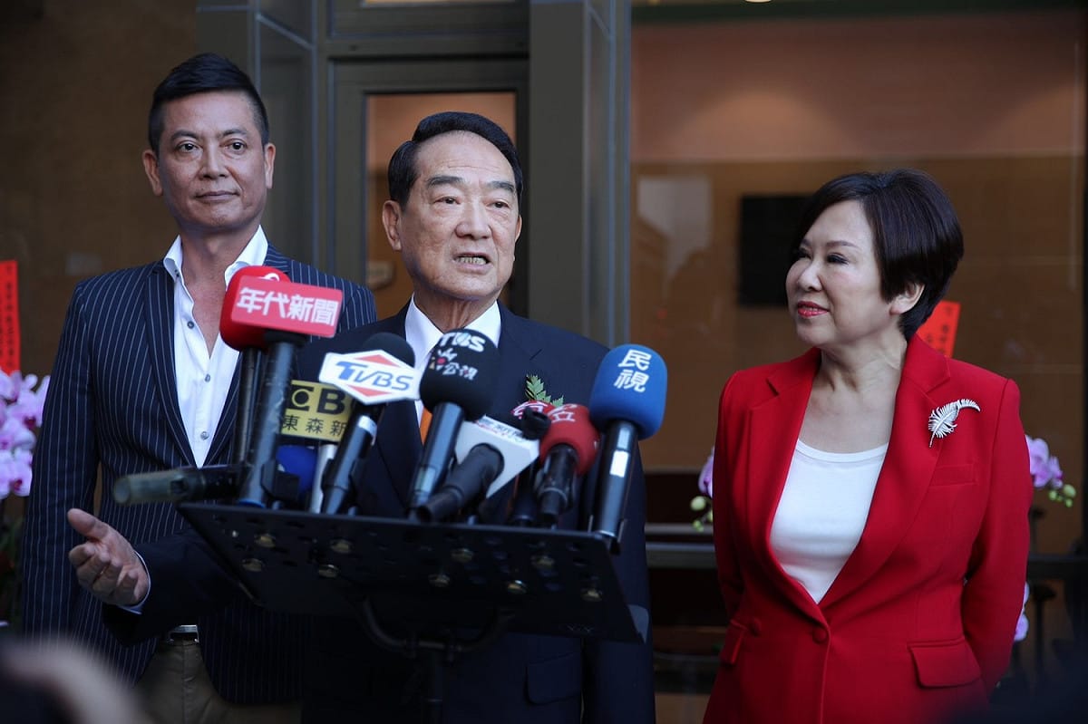 宋楚瑜表示，台灣過去未見第三勢力合作機制，這次他出來參選就是要做範例。 圖：親民黨／提供