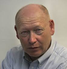 美國已正式要求引渡英國科技業億萬富翁林奇（Michael Lynch），曾被譽為「英國版比爾蓋茲」的林奇面臨證券詐欺、電匯詐欺和共謀等指控。 圖 : 翻攝自推特