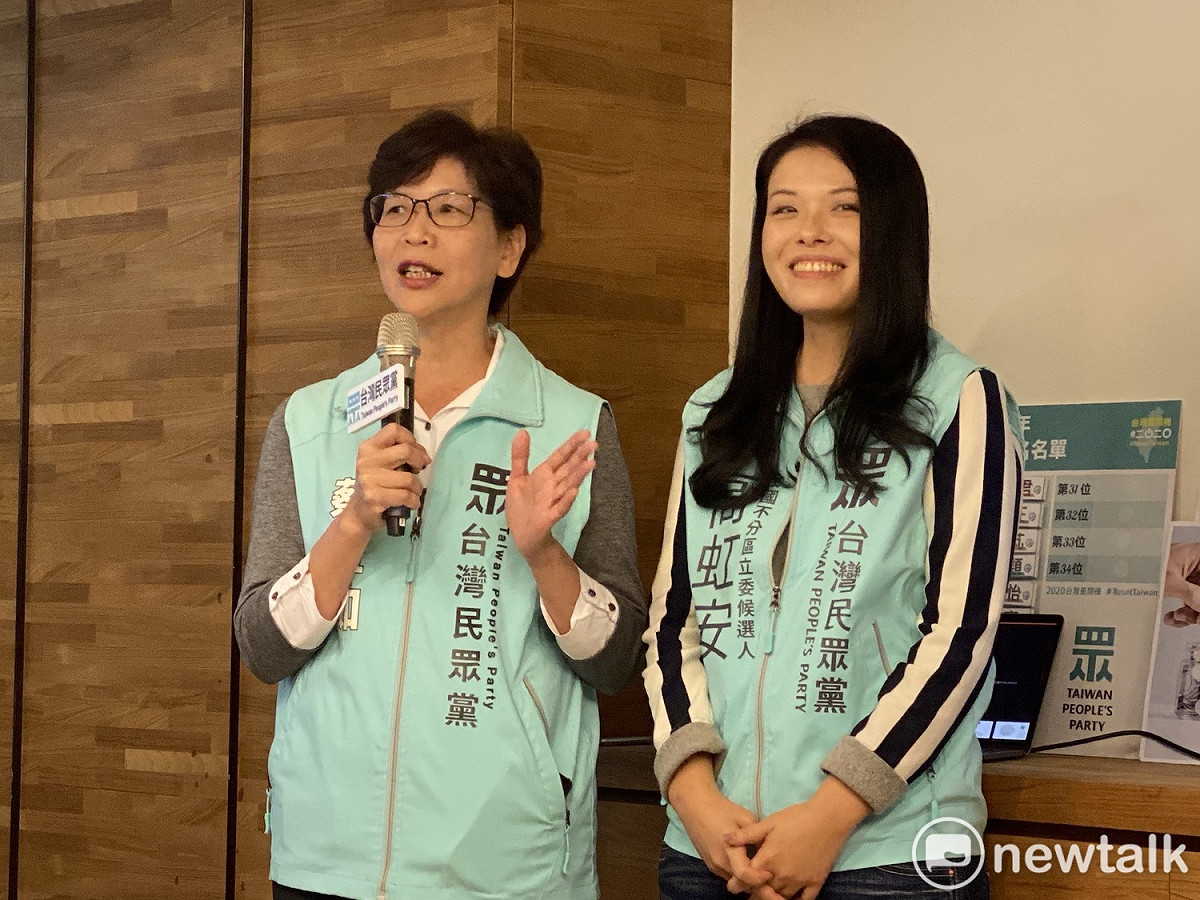 民眾黨不分區立委參選人蔡壁如、高虹安今日舉辦大數據開講。 圖：周煊惠 ／攝