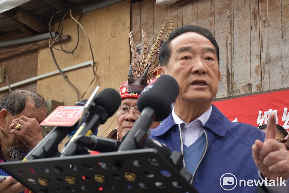 宋楚瑜認為網軍帶風向導致前大阪辦事處長蘇啟誠以死明志，應該還蘇一個公道。 圖：林昀真/攝（資料照片）