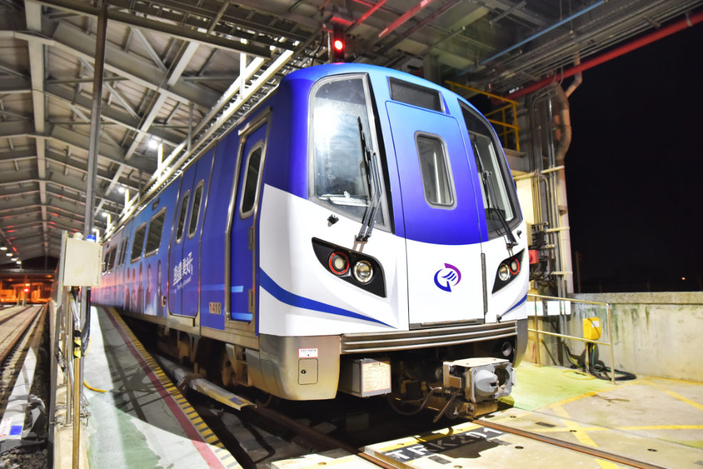 桃園機捷推出五月天彩繪列車，搶先讓五迷感受樂團魅力。 圖：桃園大眾捷運公司／提供