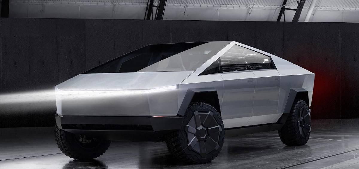 特斯拉日前發表電動卡車Cybertruck，特斯拉執行長馬斯克（Elon Musk）宣稱，「目前已有25萬輛預購訂單」。 圖：翻攝自 Tesla／YouTube