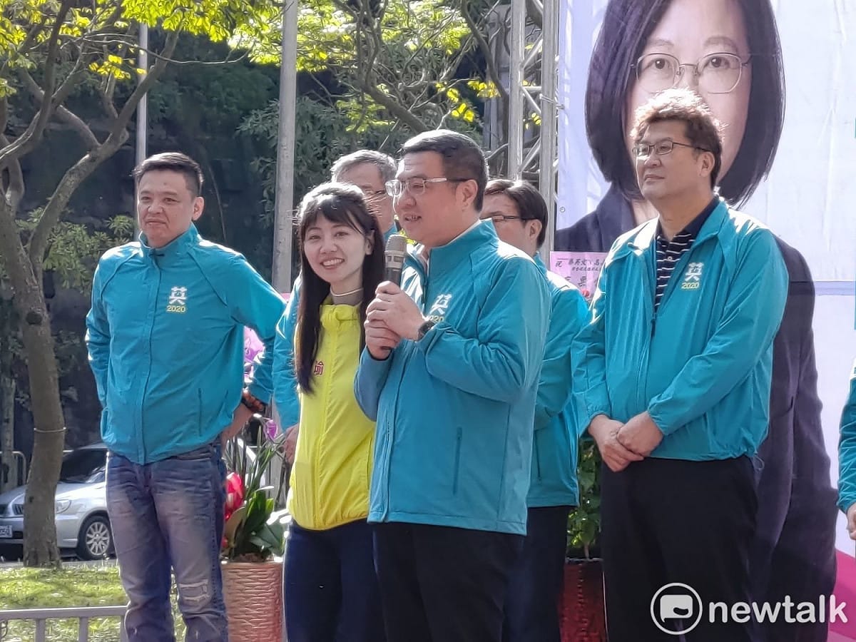 民進黨主席卓榮泰替高嘉瑜站台。 圖：黃建豪/攝