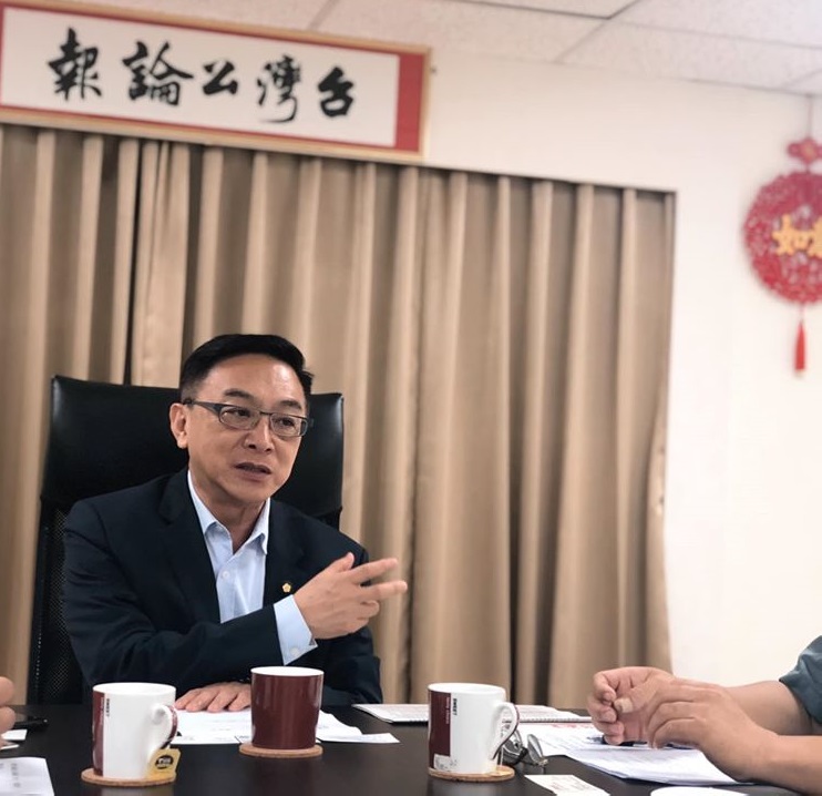 立委陳宜民身陷對女警動粗風暴，8日晚間在臉書po文稱已經道歉。 圖：翻攝自陳宜民臉書