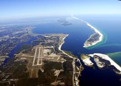 6日犯下佛羅里達州彭薩科拉（Pensacola）海軍基地槍擊案、隨後被警方擊斃的21歲沙烏地阿拉伯空軍少尉阿爾沙姆拉尼（Mohammed Saeed Alshamrani）是獨自犯案。 圖 : 翻攝自wikipedia.org