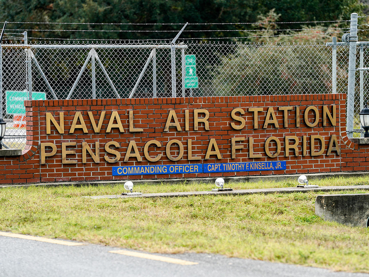 6日犯下佛羅里達州彭薩科拉（Pensacola）海軍基地槍擊案、隨後被警方擊斃的21歲沙烏地阿拉伯空軍少尉阿爾沙姆拉尼（Mohammed Saeed Alshamrani）是獨自犯案。 圖 : 翻攝自wesa.org