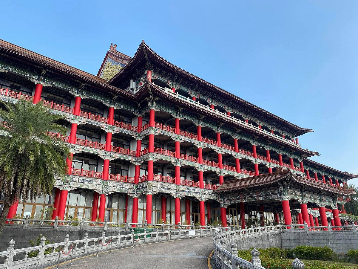 林佳龍今天(10)在臉書上表示，秋冬國旅補助在高雄成效顯著，帶動新台幣11.9億元消費。 圖：翻攝自林佳龍臉書