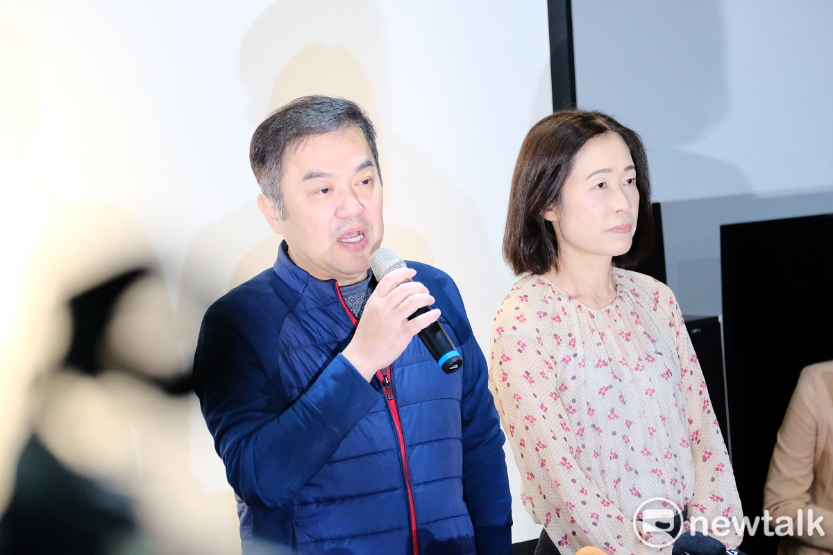 遠航董事長張綱維今天在遠航公司召開記者會。 圖：謝佳真／攝