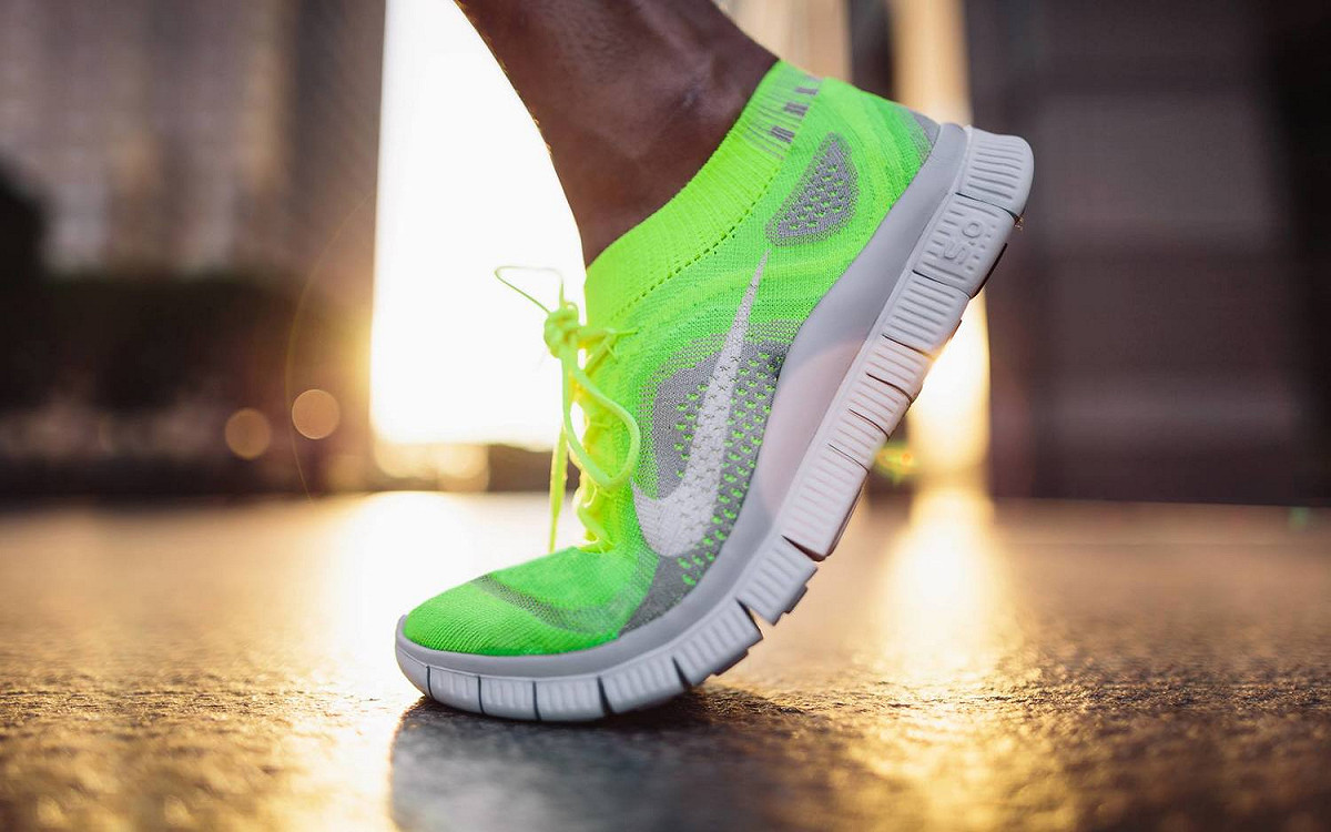 知名運動品牌Nike近幾年積極將旗下產品結合科技，推出「聲控綁鞋帶」球鞋等多項創新產品。 圖：翻攝自Nike／Facebook